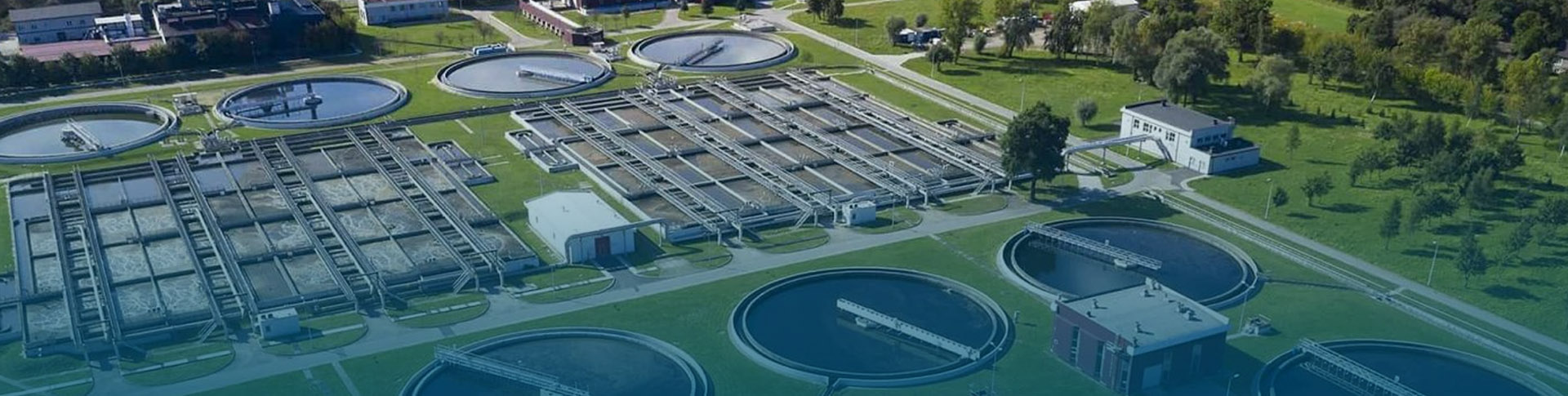 Vista aérea de planta de tratamiento de agua